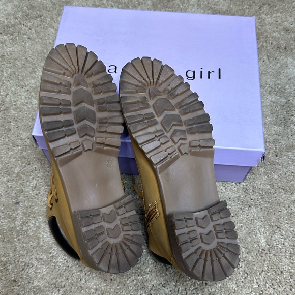 Madden Girl camel laced utility boots w/ side zip and black leather on the ankle - Picture 6 of 6